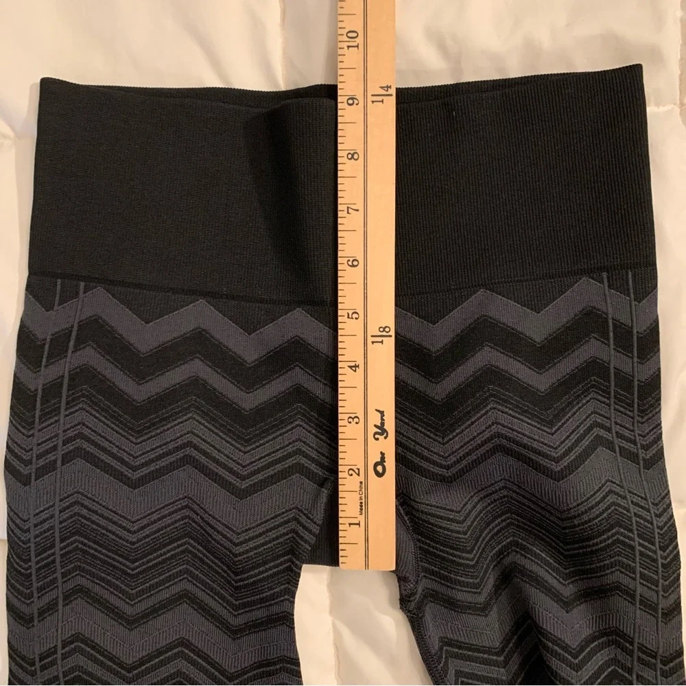Lululemon Ebb to Street Pant Legging Heathered Deep Coal Size 4 Chevron Zig Zag